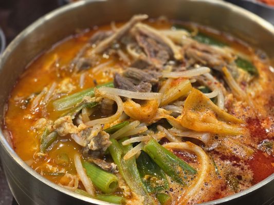 Yi's Traditional Korean Beef Soup Restaurant (이가네 전통 설렁탕) by null