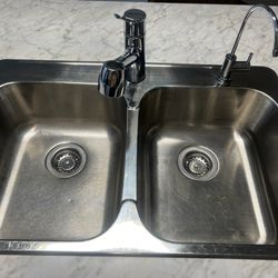UltraTidy Cleaning Services - Detailed kitchen sink cleaning