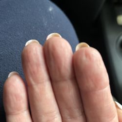 Cali Nails - Length of nails on right hand are longer than the left.