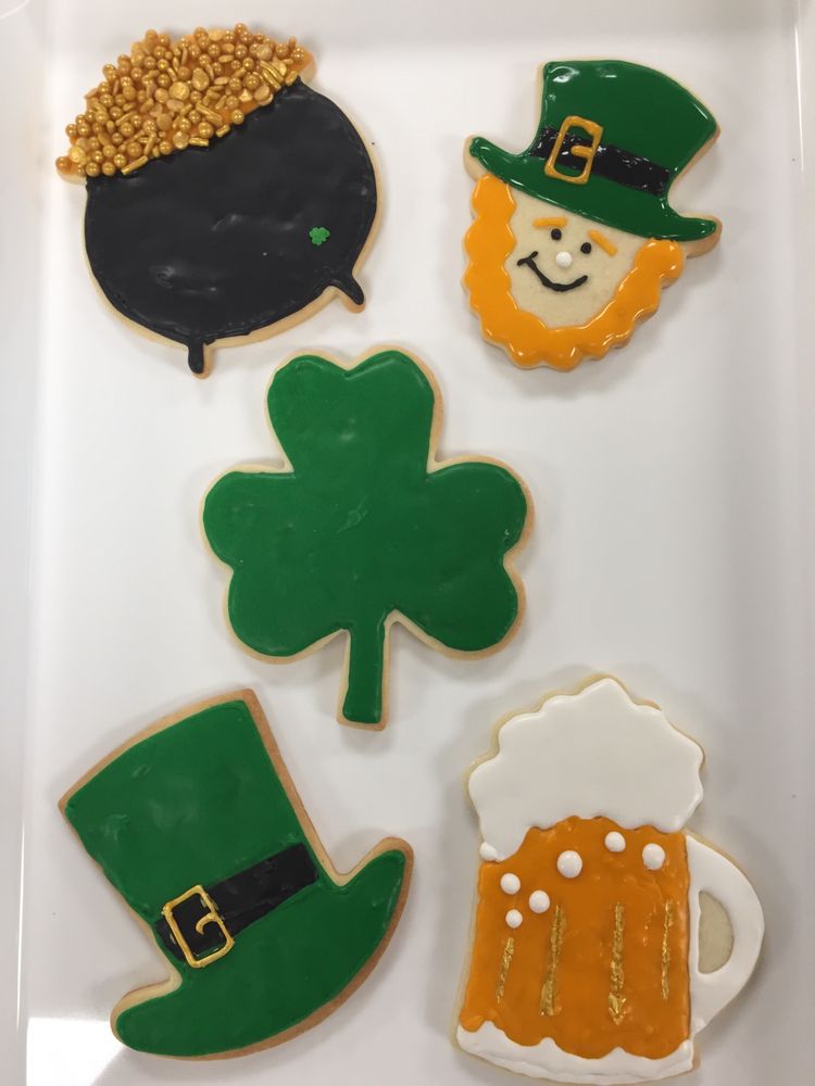 CORNER HOUSE DELI Updated August 2024 72 Photos 259 Charter Oak