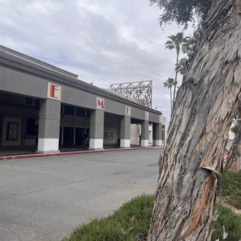Temeku Cinemas - Outside - Cinema Near Me - Temecula, California