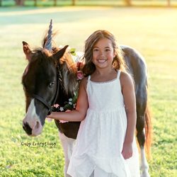 Dream Maker farm and the Traveling zoo - Unicorn parties make your kids dreams come true. Call Dream Maker Farm 513-383-3065