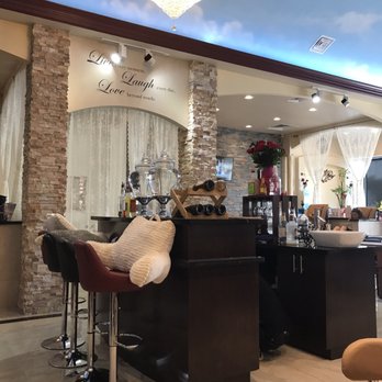 Palace Nails Bar - Great decor. High ceilings - Skin Care Near Me - Spring, Texas