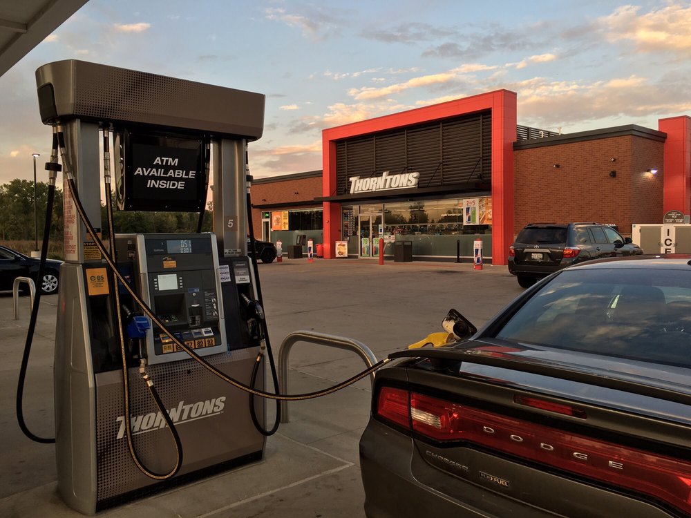 THORNTONS Updated October 2024 23 Photos 2609 N Farnsworth Ave