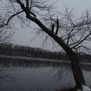 Kings Island Boat Launch - Cold 18° and rather bleak on the river. - Boating Near Me - Enfield, Connecticut Kings Island Boat Launch - Cold 18° and rather bleak on the river. - Boating Near Me - Enfield, Connecticut