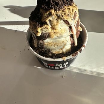 Bombshell Treat Bar - So many choices! - Ice Cream & Frozen Yogurt Near Me - Berkley, Michigan