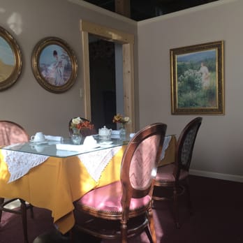 The Tea Shoppe - The dinning area is larger than I expected. They have 2 & 4 person tables.  The tea list is huge - Coffee & Tea Near Me - Morgantown, West Virginia