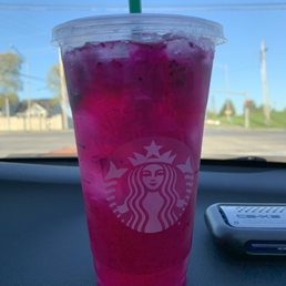 Starbucks mango dragonfruit refresher Starbucks mango dragonfruit refresher