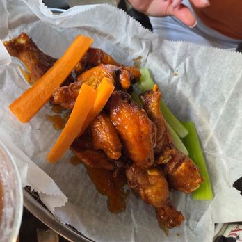 Hungry Tarpon Restaurant - Buffalo wings , spicy and delishous!! Yummy house made blue chz - Seafood Near Me - Islamorada, Florida Hungry Tarpon Restaurant - Buffalo wings , spicy and delishous!! Yummy house made blue chz - Seafood Near Me - Islamorada, Florida