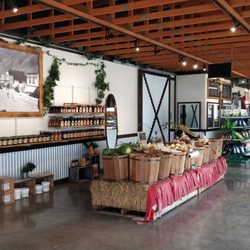 Mom & Pop's Farm Market
