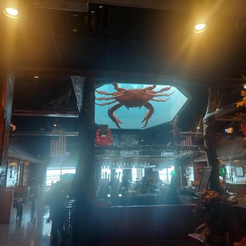 Laishley Crab House - Bar Area - Seafood Near Me - Punta Gorda, Florida