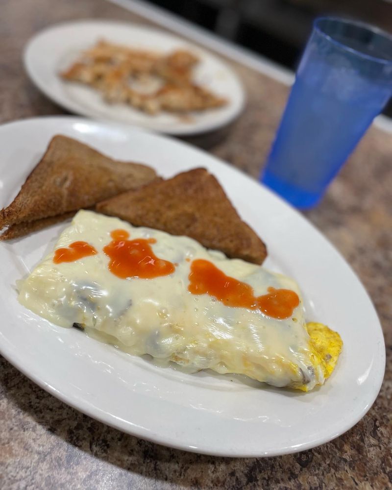 JUDY’S FAMILY RESTAURANT Updated October 2024 25 Photos 3824