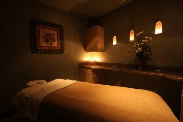 Hot Hands Massage & Facial Spa by null