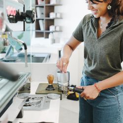 Rapport Coffee Roasters - Extraction by skilled baristas.