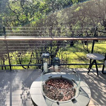 Montage Healdsburg - Outdoor back balcony with fire pit - Resorts Near Me - Healdsburg, California Montage Healdsburg - Outdoor back balcony with fire pit - Resorts Near Me - Healdsburg, California