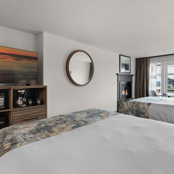 The Wayside Inn - Two Queen Studio - Hotels Near Me - Cannon Beach, Oregon