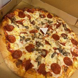 Central Pizza - Pepperoni. Chicken. Mushrooms. Extra sauce