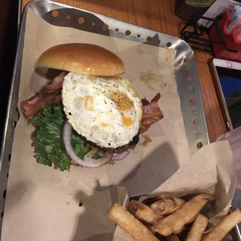 Chili's - Bars Near Me - Bay Shore, New York