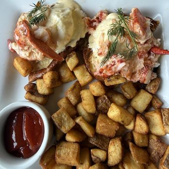 Chelsea Corner - Lobster Benedict - American Near Me - Dallas, Texas