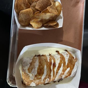 Heavy Smoke BBQ - Glutton with chips - Barbeque Near Me - O'Fallon, Missouri