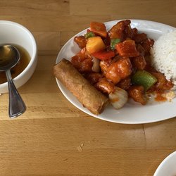 Sweet and Sour chicken Lunch special. Sorry I ate most of the won ton soup already.