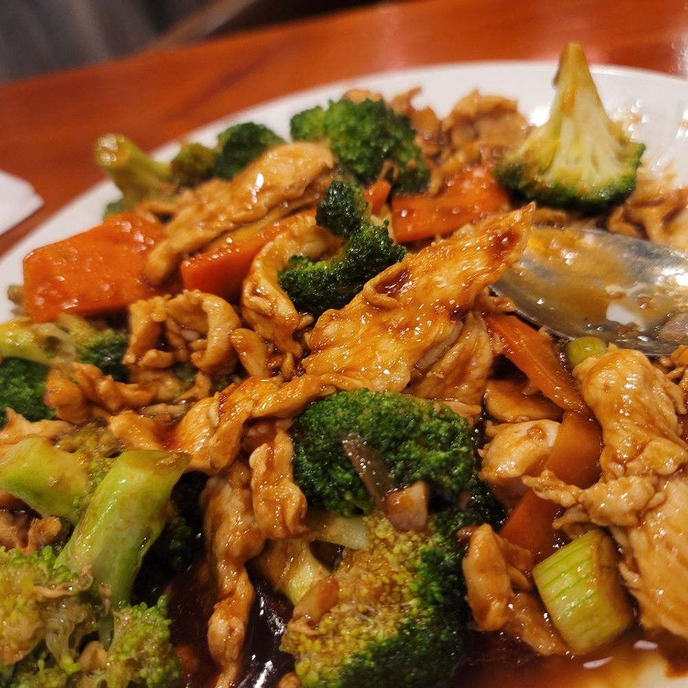 Spicy Dragon - Broccli Chicken, not on the menu, but very tasty. - Chinese Near Me - Sacramento, California Spicy Dragon - Broccli Chicken, not on the menu, but very tasty. - Chinese Near Me - Sacramento, California
