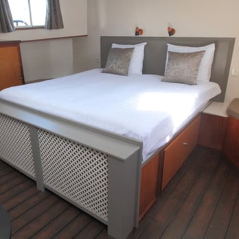 Amsterdam Bed and Boat - The double bed, which can be separated into two single beds.  Photo property of Amsterdam Bed and Boat. - Bed & Breakfast Near Me - Amsterdam, New Hampshire