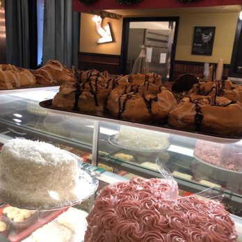 Hen House Eatery - Yummy rolls & dessert case - Breakfast & Brunch Near Me - Minneapolis, Minnesota