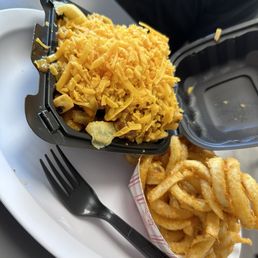 Chili cheese fries & curly fries Chili cheese fries & curly fries