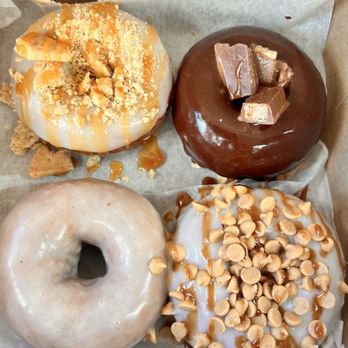 Glazed Over Donuts - Caramel graham cracker caramel drizzle Seasonal Donut if the day Glazed PB chips salted chocolate caramel - Donuts Near Me - Beacon, New York Glazed Over Donuts - Caramel graham cracker caramel drizzle Seasonal Donut if the day Glazed PB chips salted chocolate caramel - Donuts Near Me - Beacon, New York