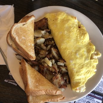 Country View Restaurant - Lobster Mac omelette - Breakfast & Brunch Near Me - Brooklyn, Connecticut Country View Restaurant - Lobster Mac omelette - Breakfast & Brunch Near Me - Brooklyn, Connecticut