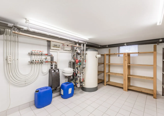 Colonial Plumbing & Heating Logo