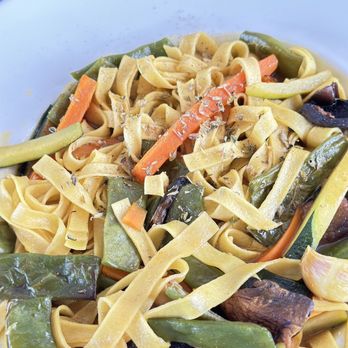 Rustico - Tagliatelle with green beans, carrots, mushrooms - Portuguese Near Me - Lagoa, 08