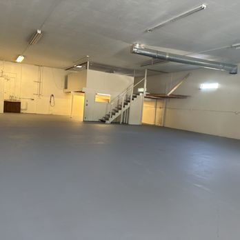 Storage & Moore - In this picture we had just completed putting down several cotes of epoxy paint. looking good!!!! - Self Storage Near Me - Vacaville, California Storage & Moore - In this picture we had just completed putting down several cotes of epoxy paint. looking good!!!! - Self Storage Near Me - Vacaville, California