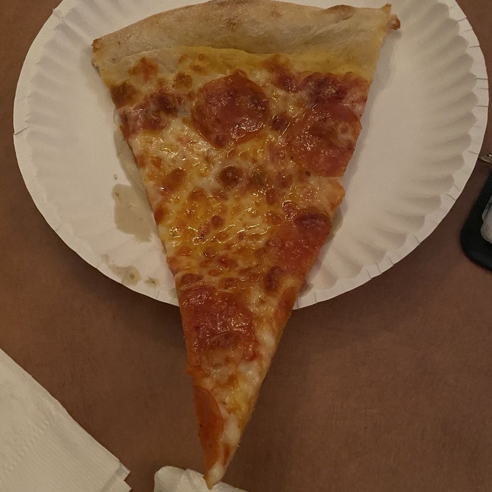 Pepperoni slice was nice and fresh Pepperoni slice was nice and fresh