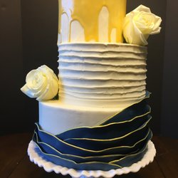 Debbie’s Creative Cakes - Modern navy and gold cake