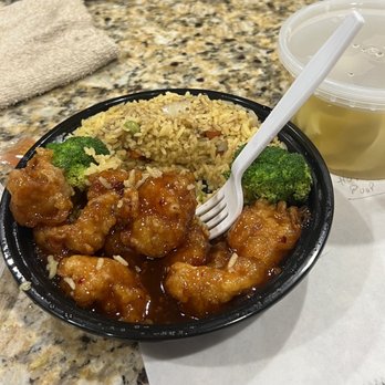No 1 Chinese Restaurant - General Tso's chicken with fried rice and wonton soup - Chinese Near Me - Murfreesboro, Tennessee