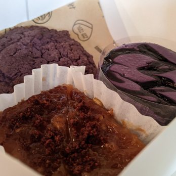 Hood Famous - Ube Cheesecake, Ube Cookies, Biko - Cafes Near Me - Seattle, Washington Hood Famous - Ube Cheesecake, Ube Cookies, Biko - Cafes Near Me - Seattle, Washington