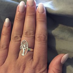 LOVE this ombré French manicure! Amazing work :)