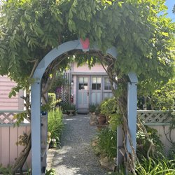 Oak Bluffs Inn