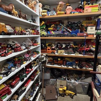 Artifacts - Antiques Near Me - Iowa City, Iowa