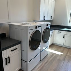Lowe's Home Improvement - LG Washer & Dryer units & pedestals from Prescott Lowe's