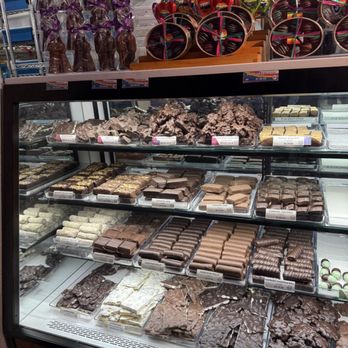 Li-Lac Chocolates - Industry City - Yummy in my tummy! - Chocolatiers & Shops Near Me - Brooklyn, New York