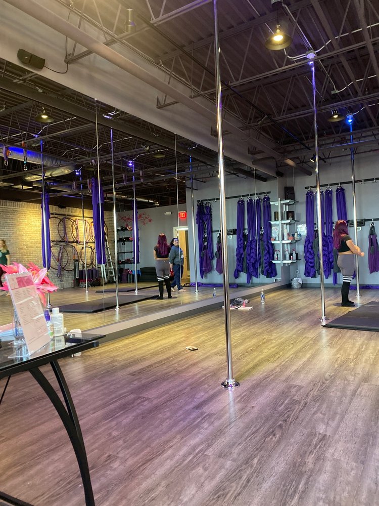 TIGER LILY VERTICAL FITNESS & DANCE 26 Photos & 13 Reviews 2460 W