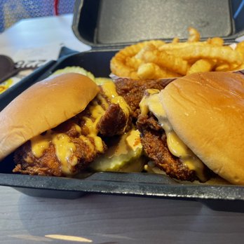Dave's Hot Chicken - Chicken Shop Near Me - Plano, Texas