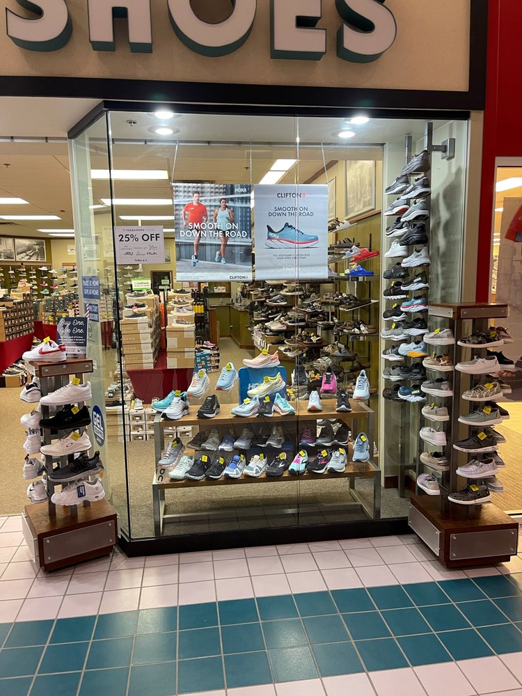 TRADEHOME SHOE STORE Updated October 2024 3315 6th Ave SE, Aberdeen, South Dakota Shoe