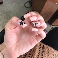 Liz Divine Nails Salon - Nails by Liz