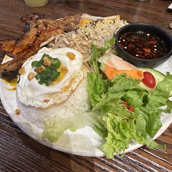 HEM Kitchen And Bar - Com tam hem - Vietnamese Near Me - Houston, Texas