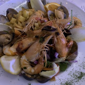Mar ao Carmo - Chefs salad - Seafood Near Me - Lisbon, 11 Mar ao Carmo - Chefs salad - Seafood Near Me - Lisbon, 11