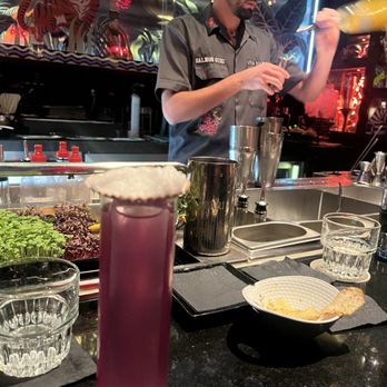 Salmón Gurú - Cocktail Bars Near Me - Madrid, M